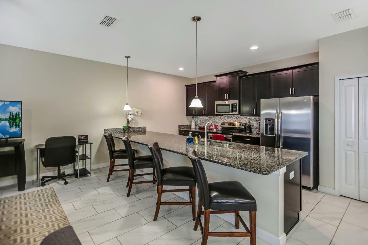 C - New 4 Bedroom Home - 5 Miles To Disney - Free Water Park - Private Pool كيسيمي المظهر الخارجي الصورة